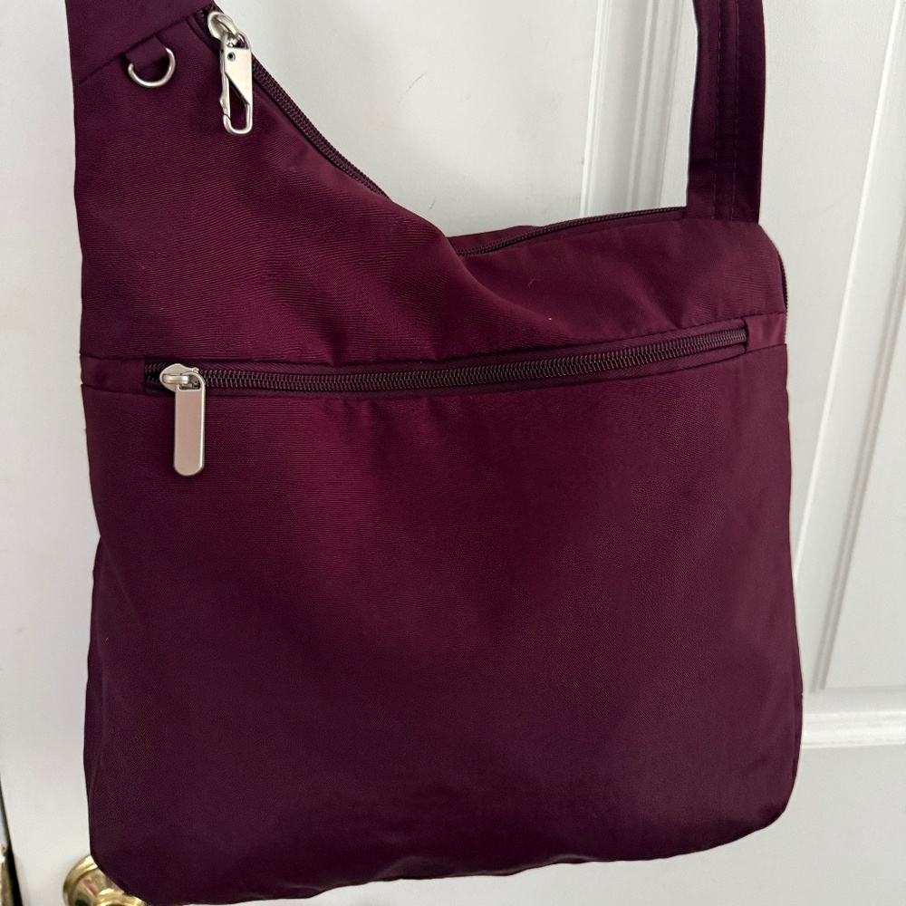 Magellan Travelon eggplant RFID travel bag organizer